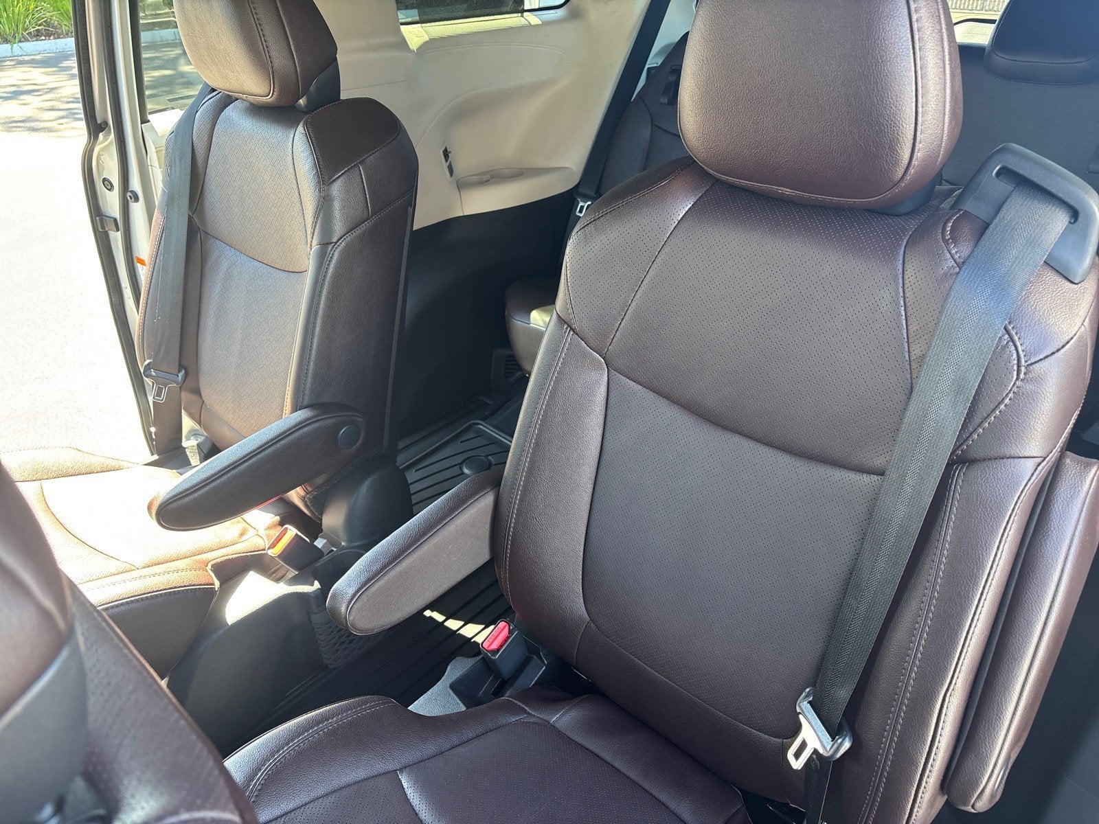 2024 Toyota Sienna Platinum