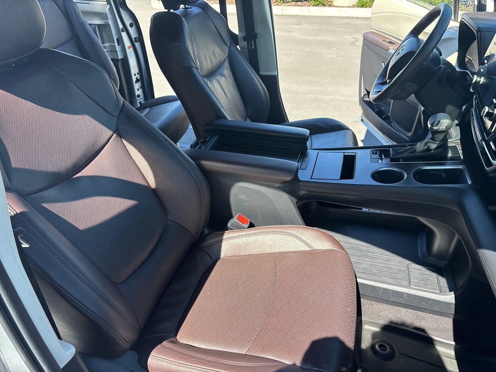 2024 Toyota Sienna Platinum