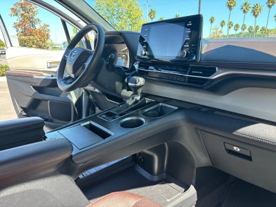 2024 Toyota Sienna Platinum