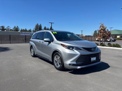 2024 Toyota Sienna Platinum