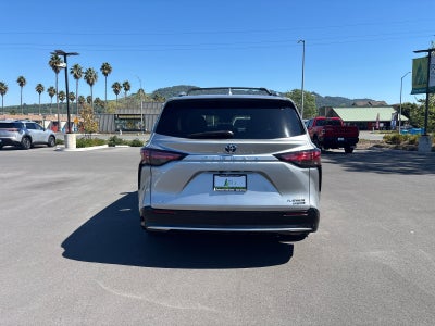 2024 Toyota Sienna Platinum