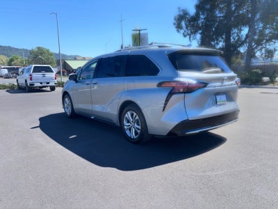 2024 Toyota Sienna Platinum