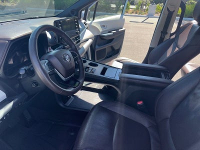 2024 Toyota Sienna Platinum