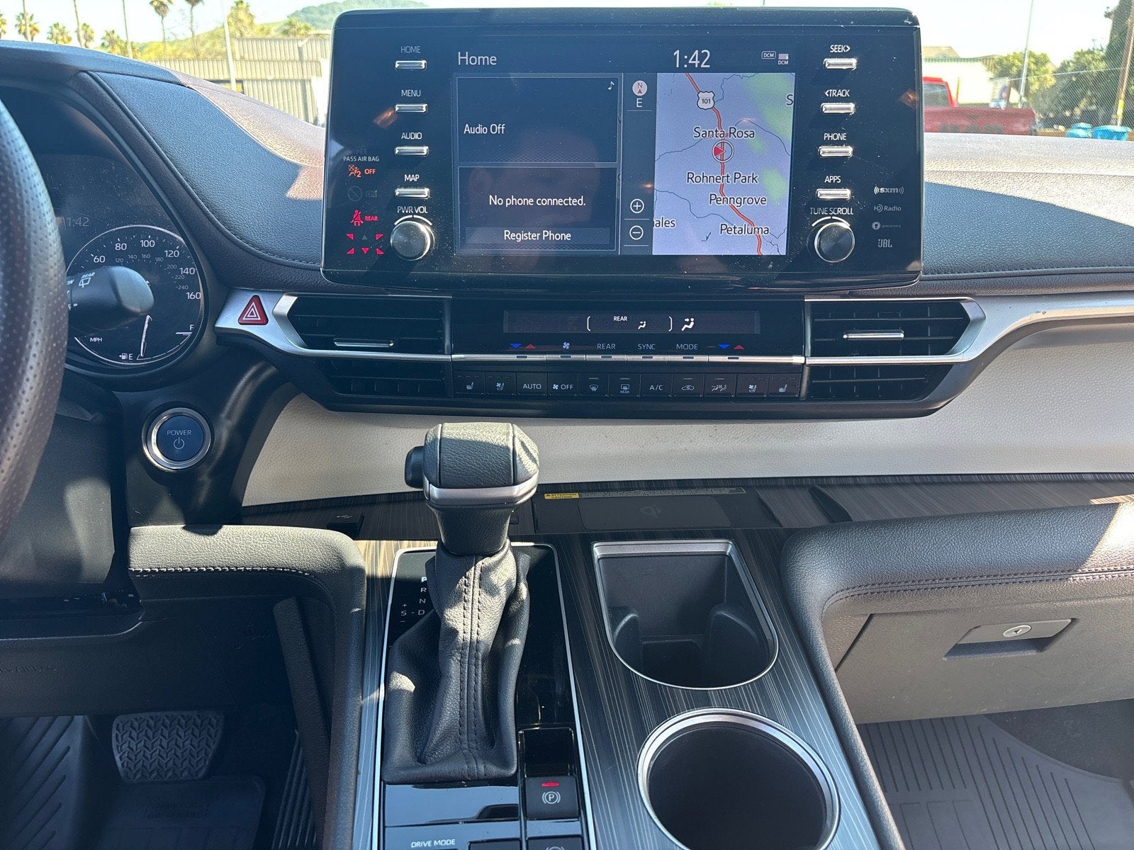 2024 Toyota Sienna Platinum