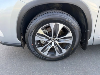 2024 Toyota Highlander Hybrid XLE