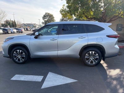 2024 Toyota Highlander Hybrid XLE