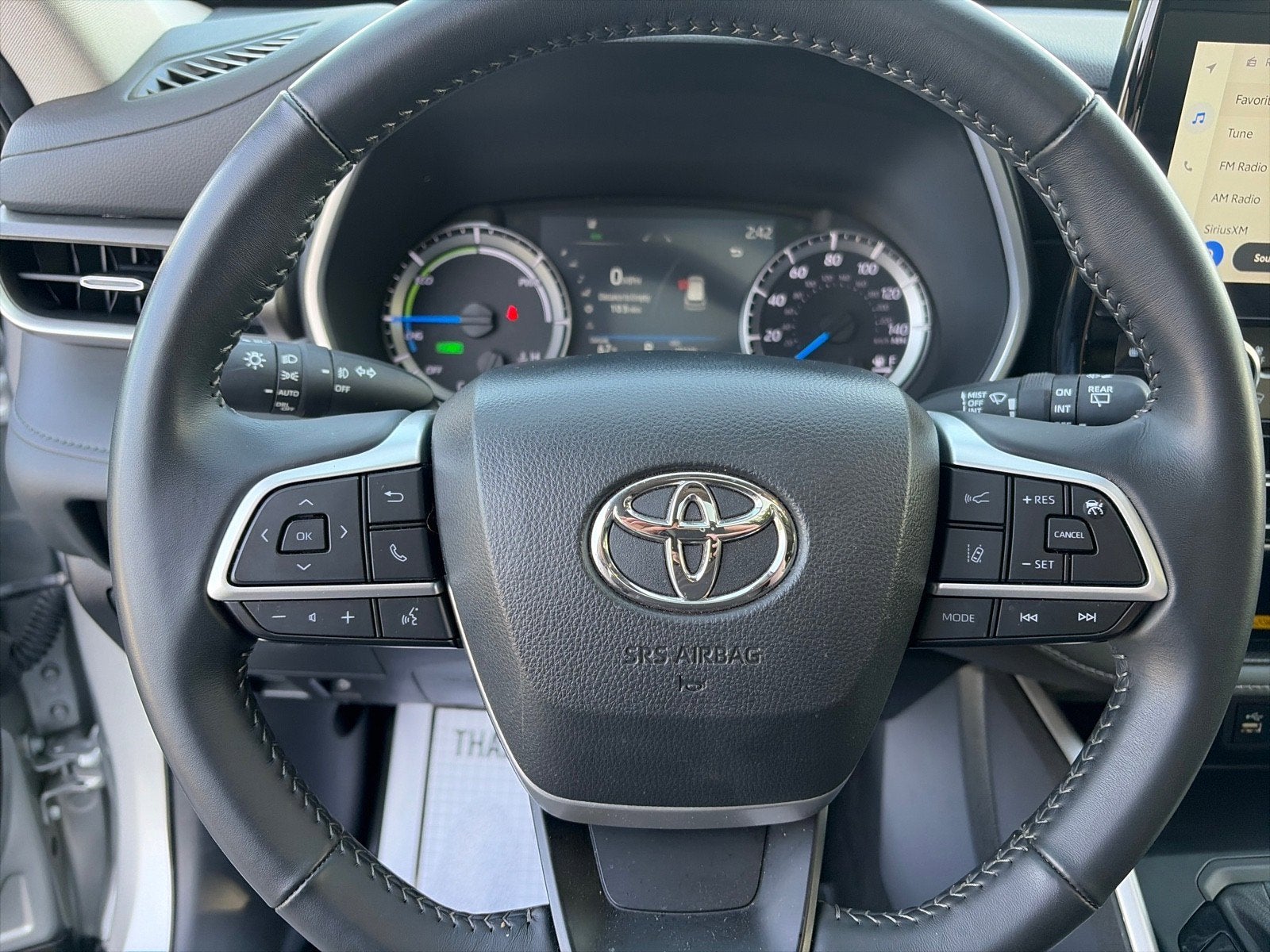 2024 Toyota Highlander Hybrid XLE