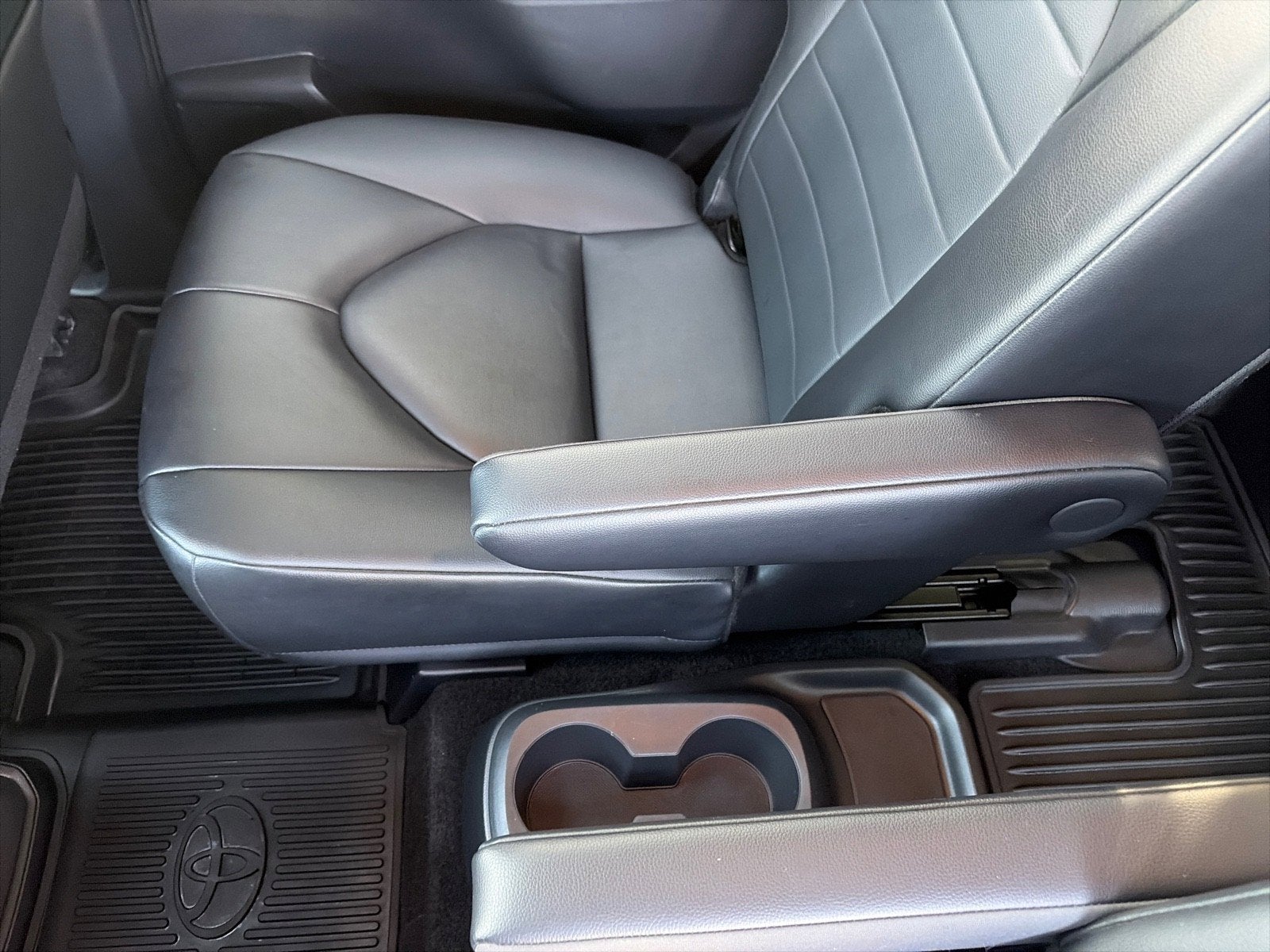 2024 Toyota Highlander Hybrid XLE