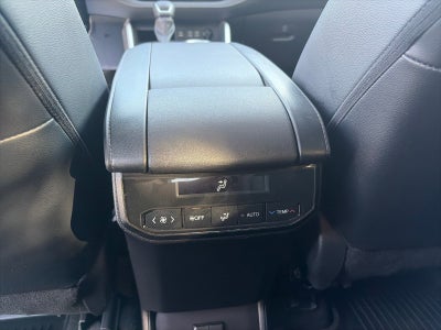 2024 Toyota Highlander Hybrid XLE