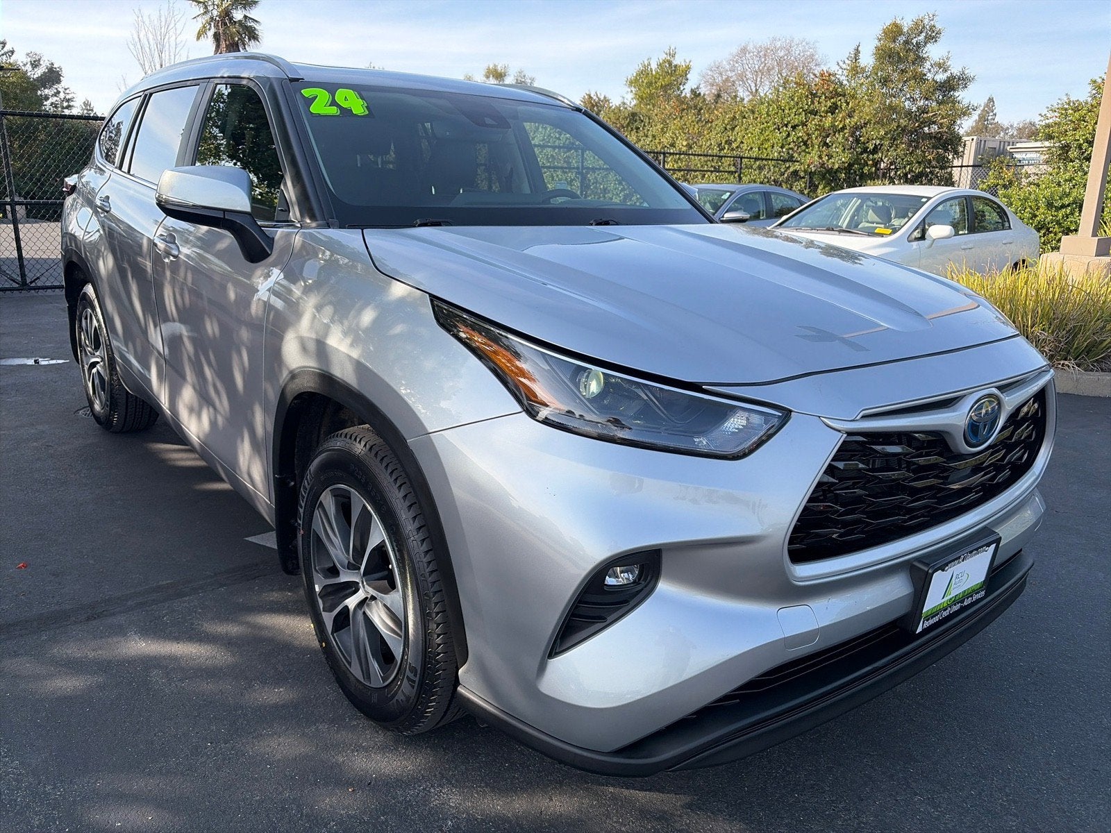 2024 Toyota Highlander Hybrid XLE