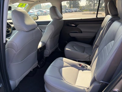 2023 Toyota Highlander XLE