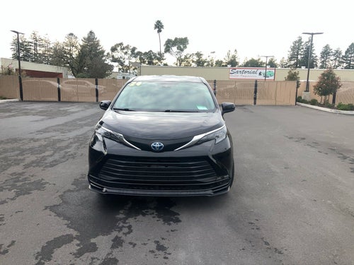 2024 Toyota Sienna LE