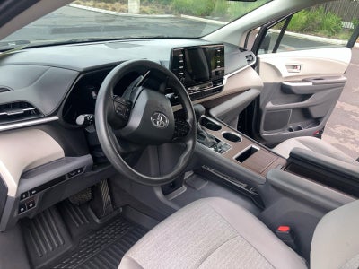 2024 Toyota Sienna LE