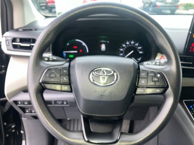 2024 Toyota Sienna LE