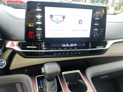 2024 Toyota Sienna LE