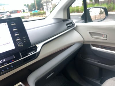 2024 Toyota Sienna LE