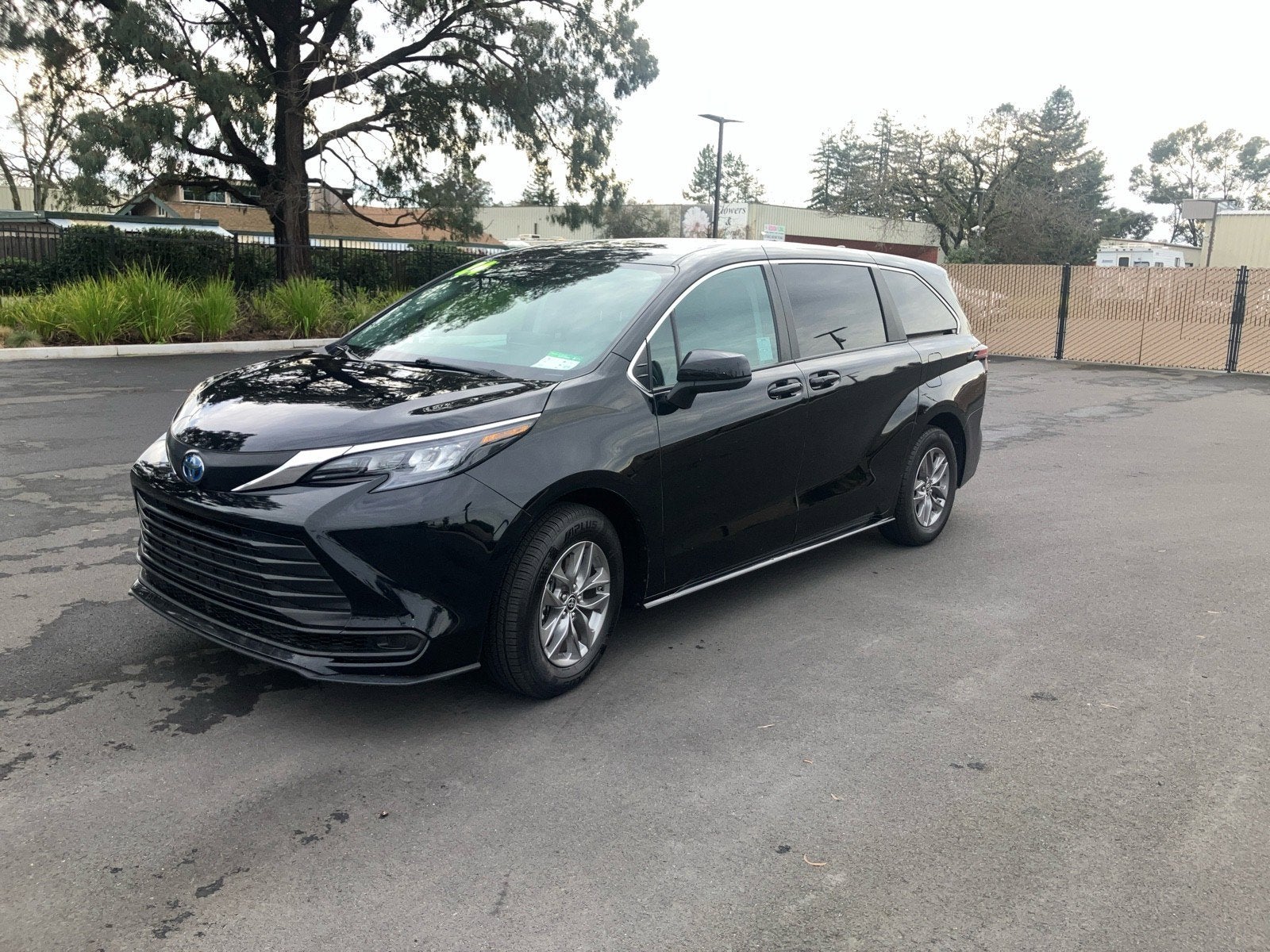 2024 Toyota Sienna LE