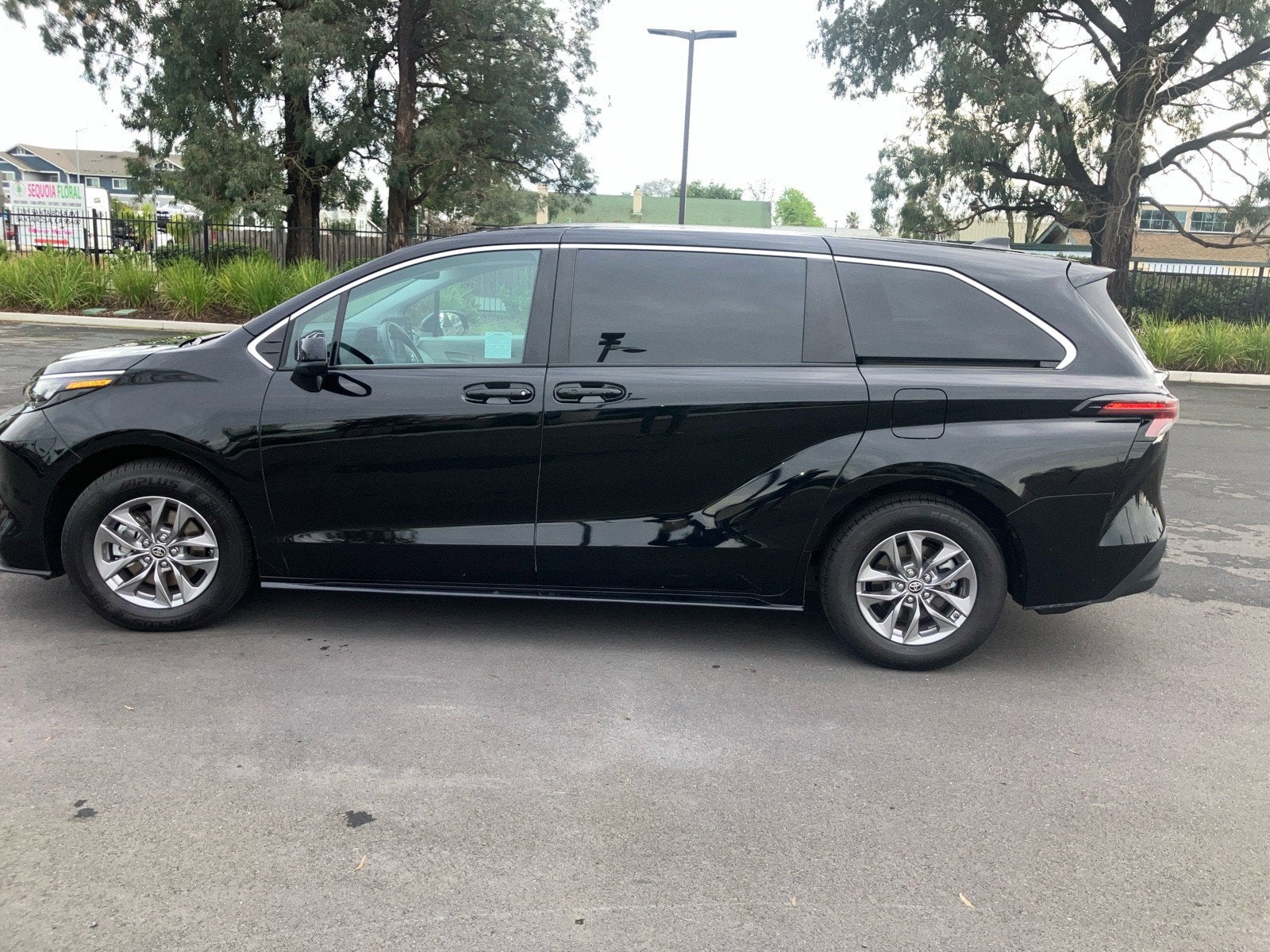 2024 Toyota Sienna LE