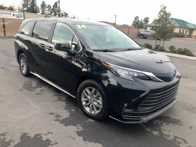 2024 Toyota Sienna LE
