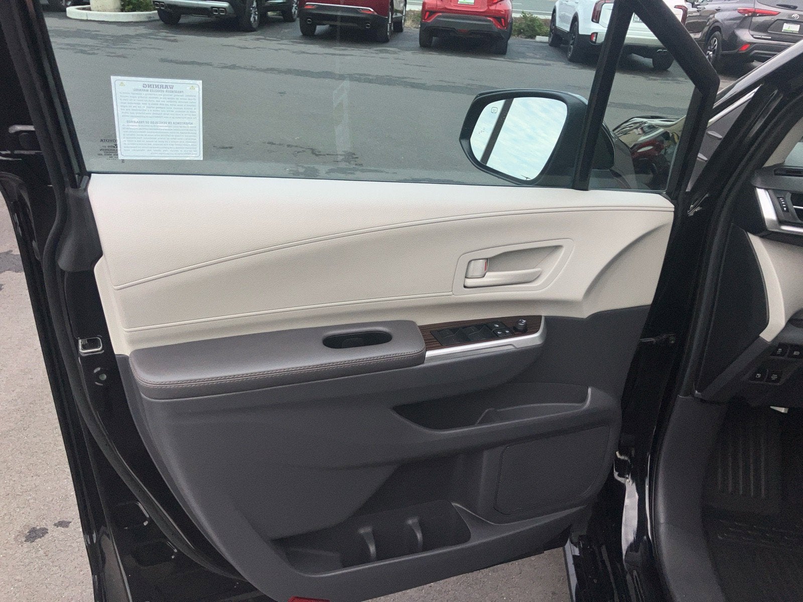 2024 Toyota Sienna LE