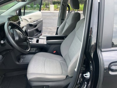 2024 Toyota Sienna LE