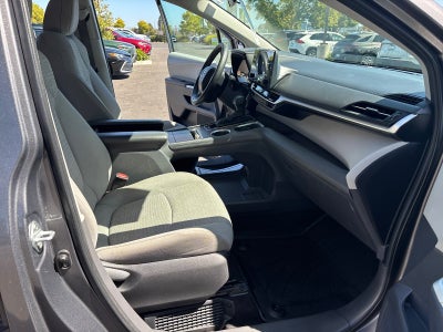 2023 Toyota Sienna LE