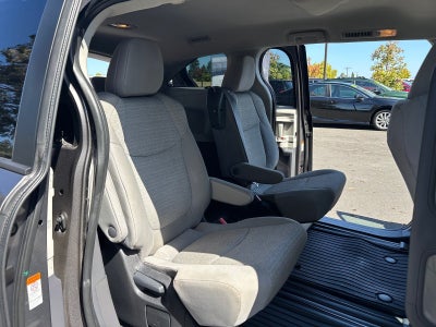 2023 Toyota Sienna LE