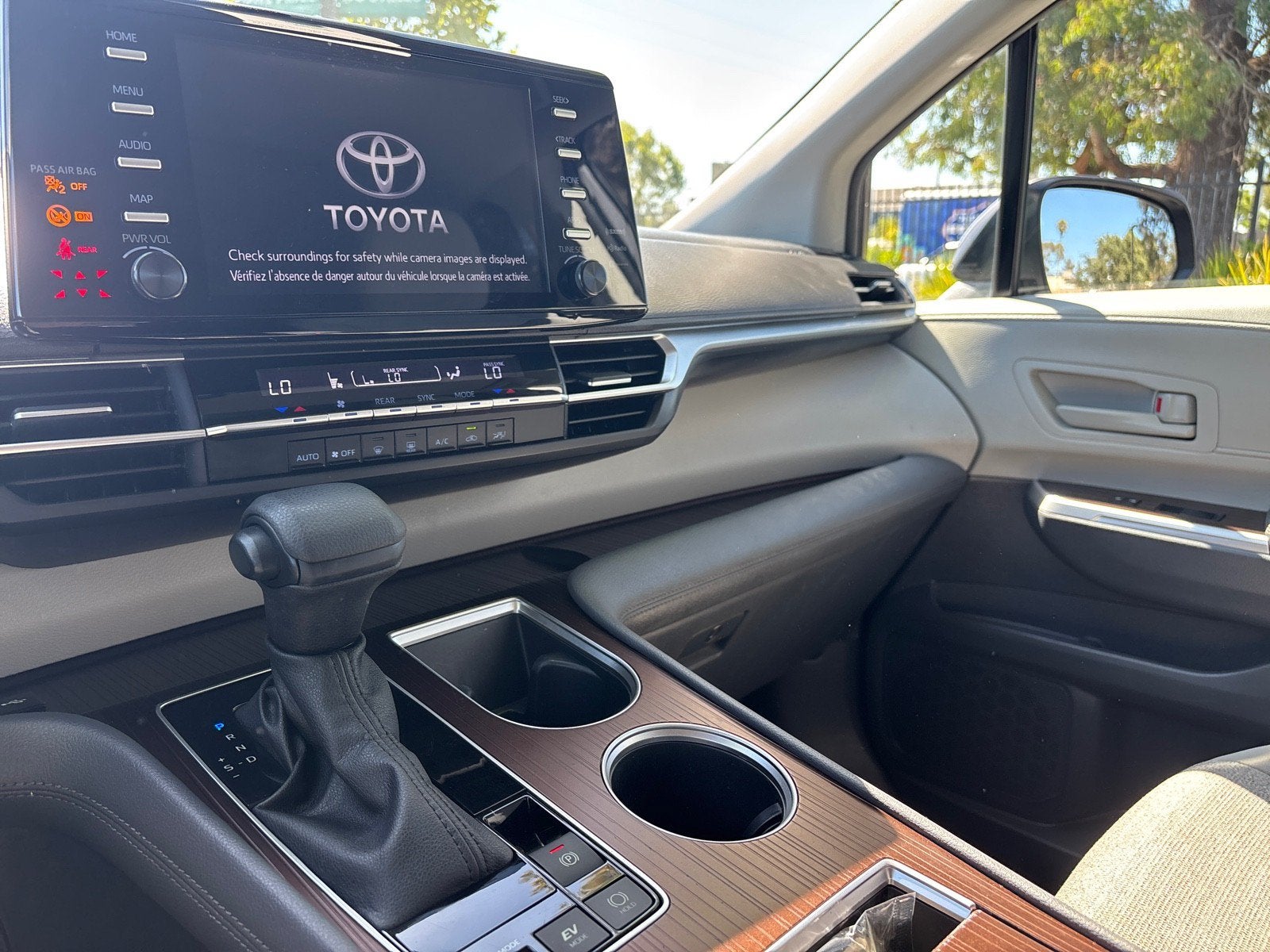 2023 Toyota Sienna LE