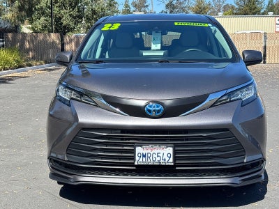 2023 Toyota Sienna LE