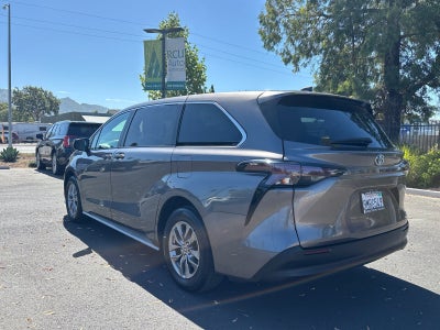 2023 Toyota Sienna LE