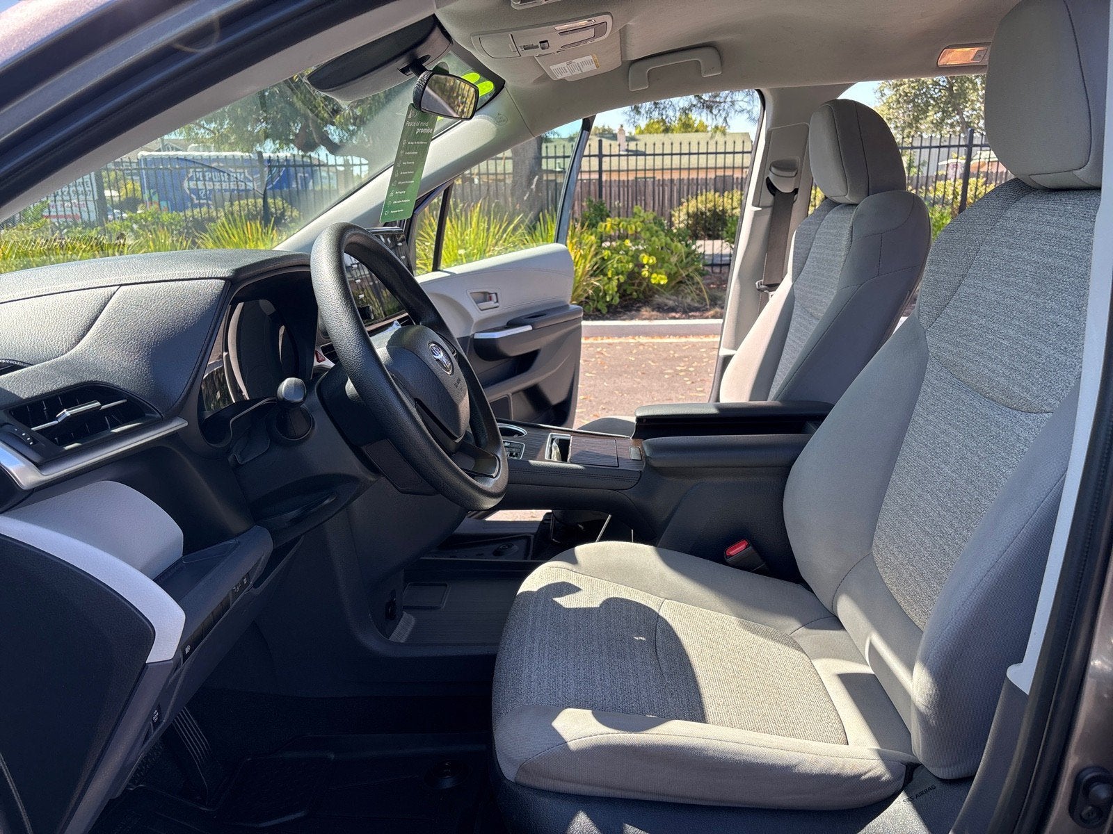 2023 Toyota Sienna LE