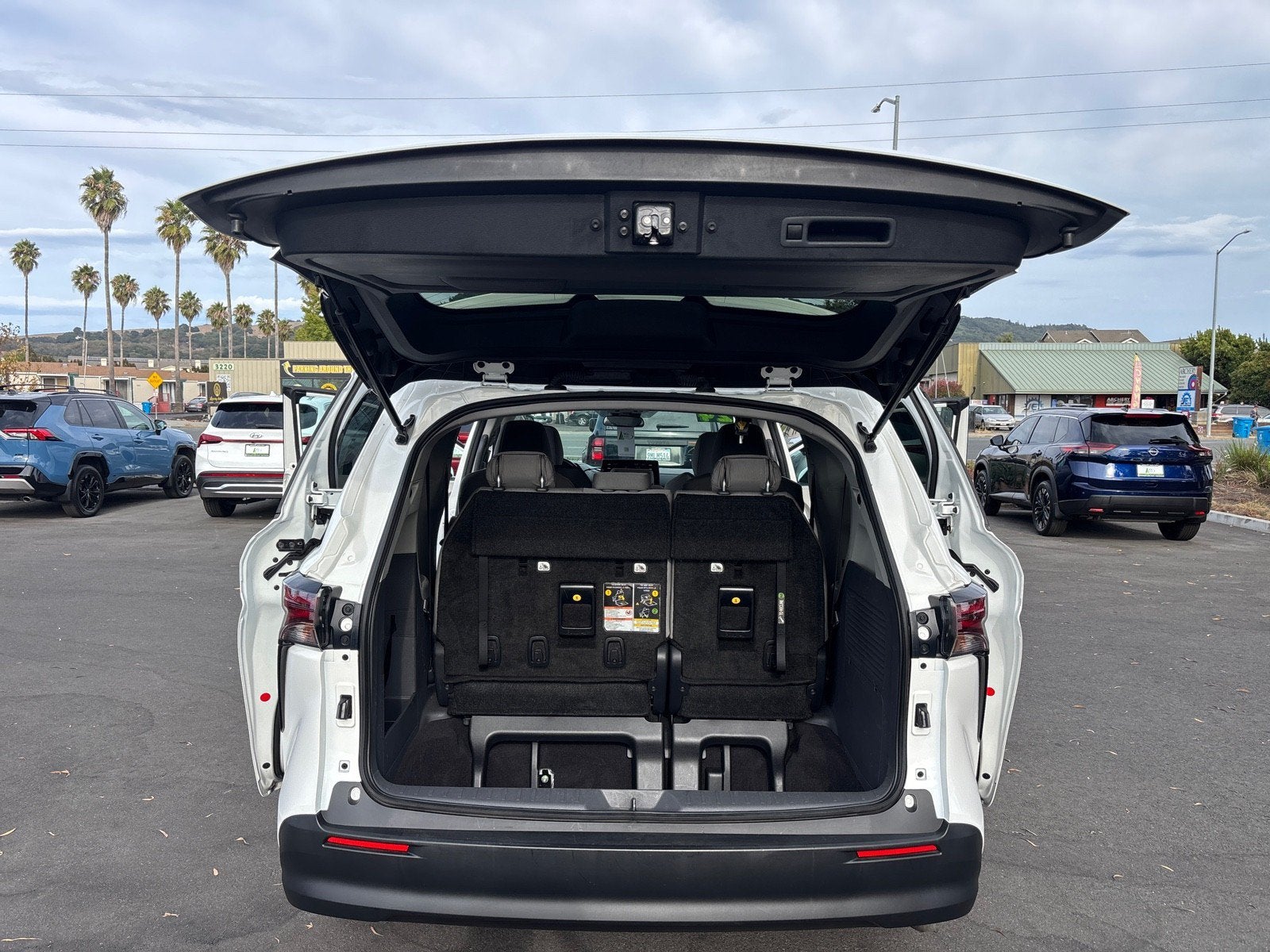 2024 Toyota Sienna LE