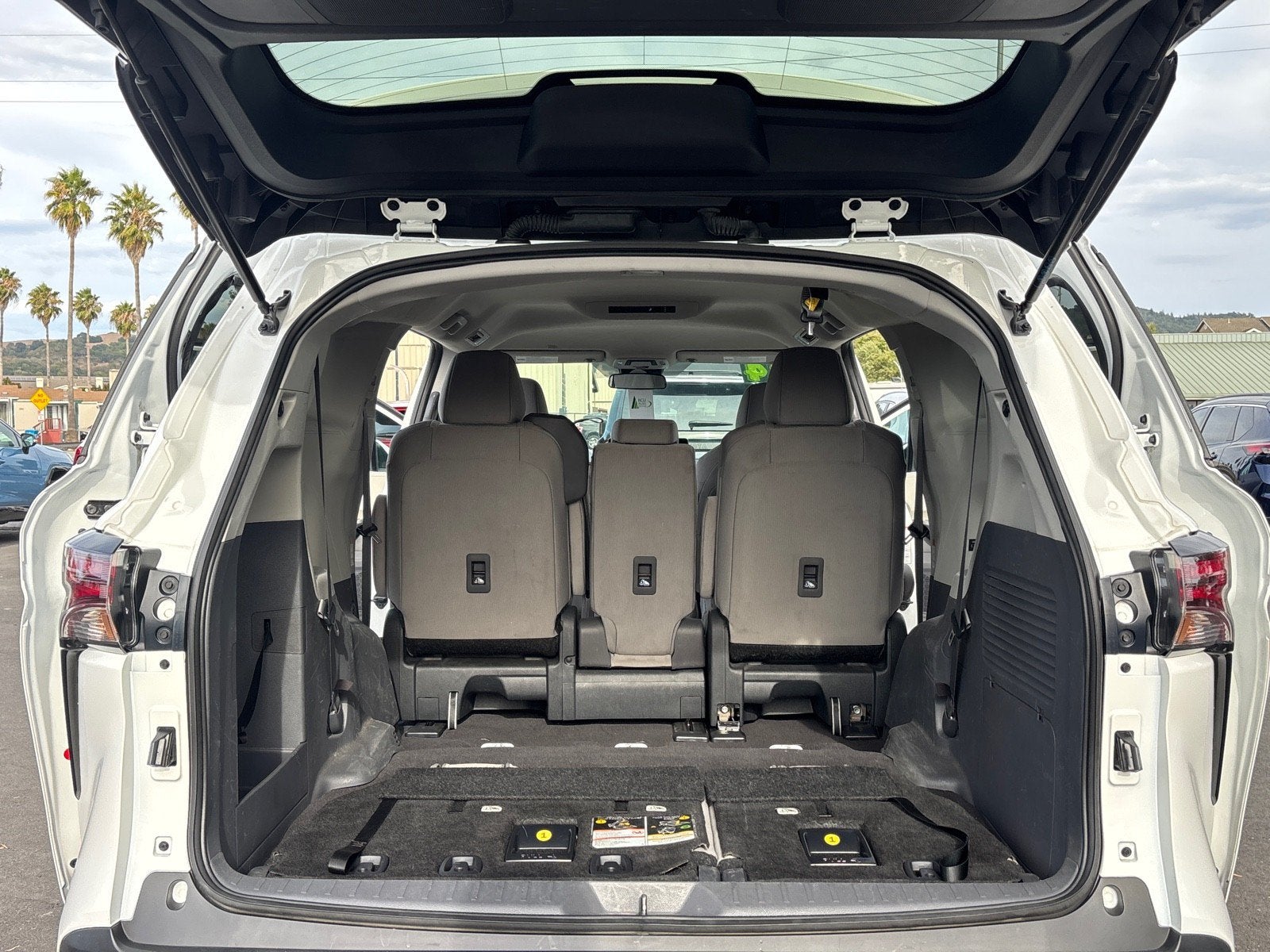 2024 Toyota Sienna LE