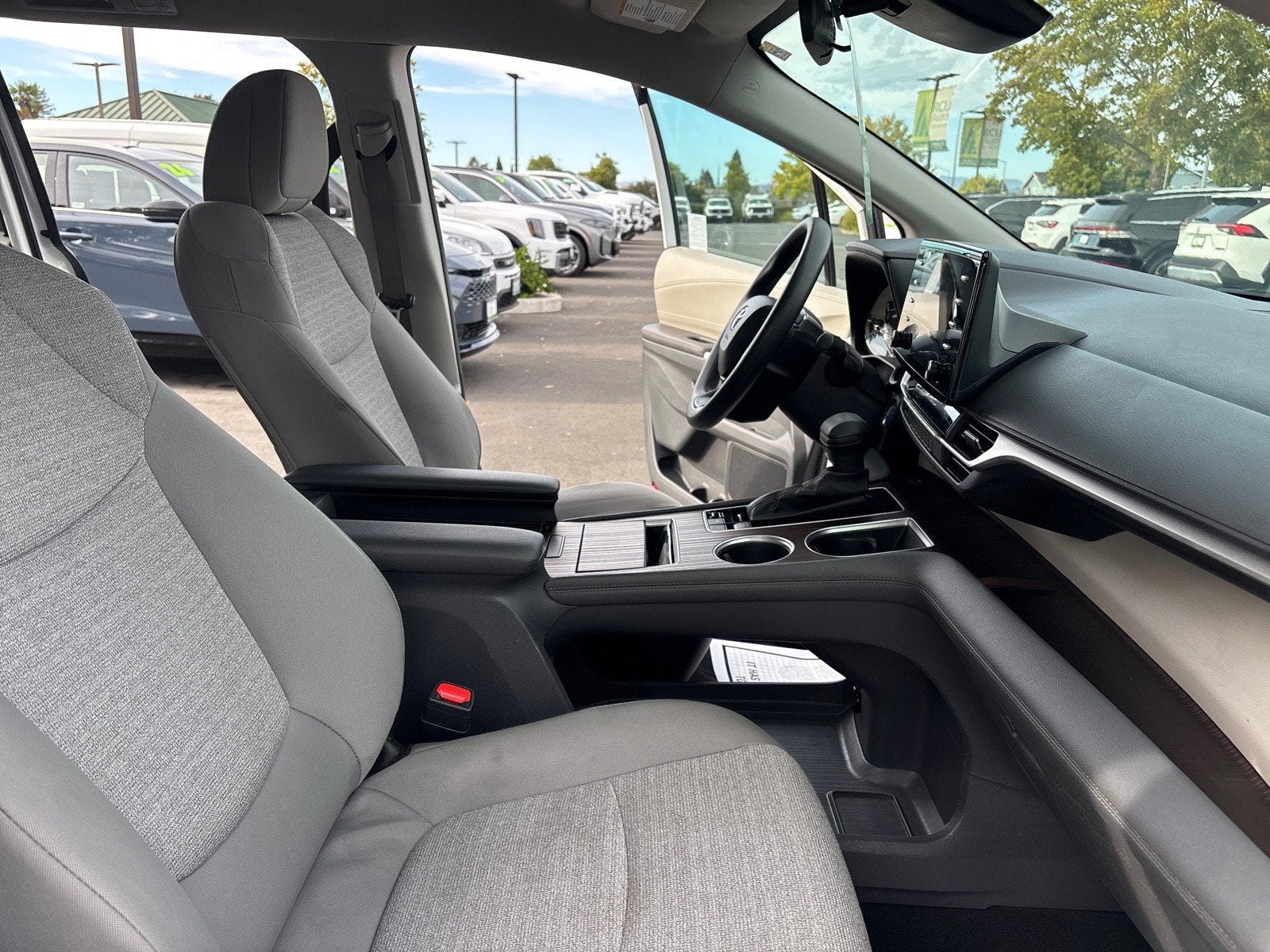 2024 Toyota Sienna LE