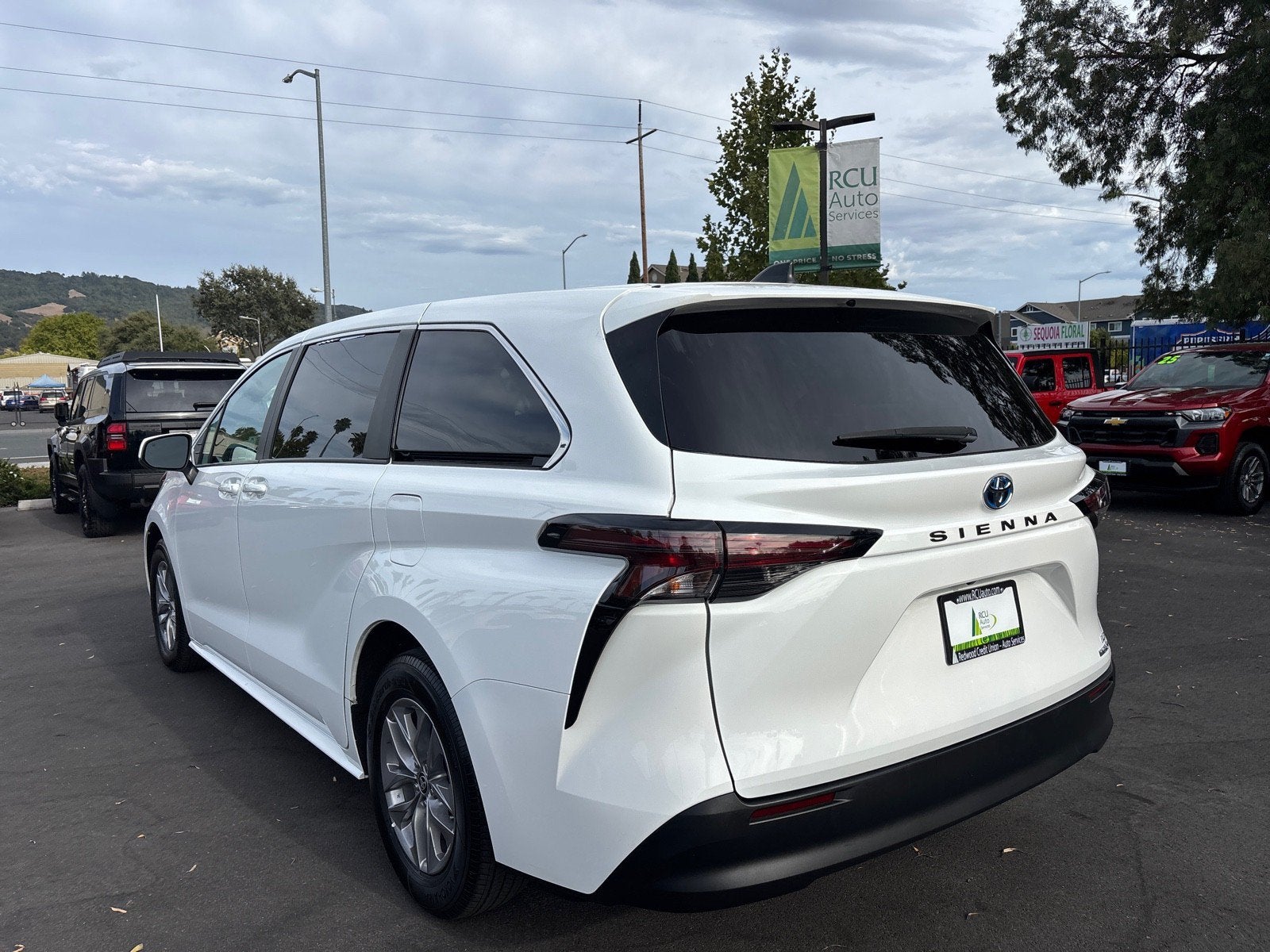 2024 Toyota Sienna LE