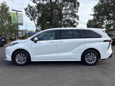 2024 Toyota Sienna LE