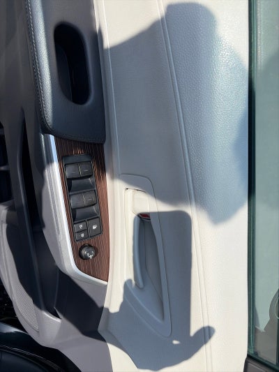 2023 Toyota Sienna LE