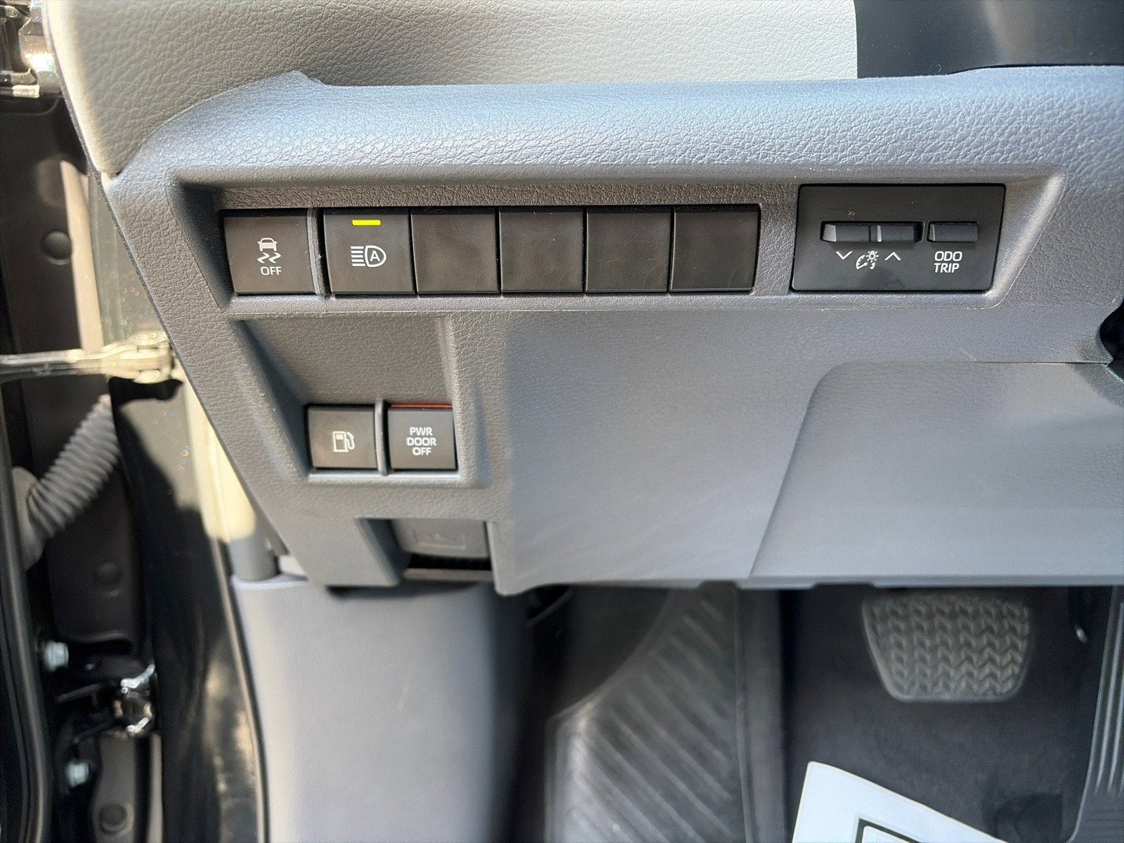 2023 Toyota Sienna LE