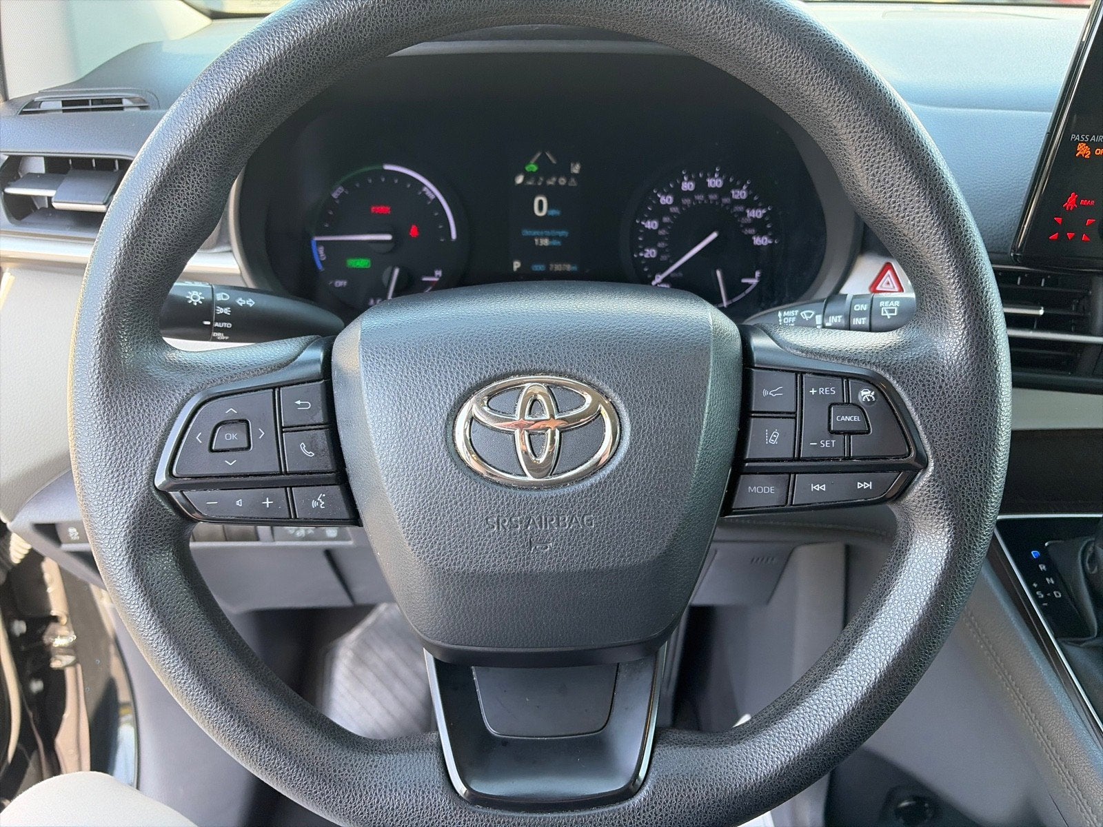 2023 Toyota Sienna LE