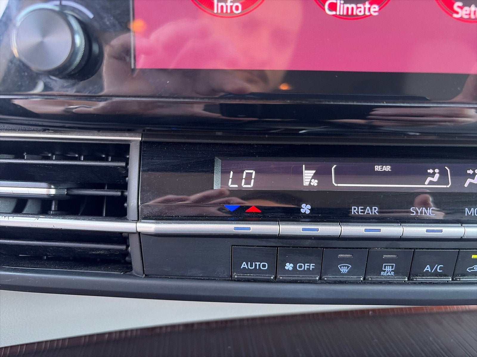 2023 Toyota Sienna LE