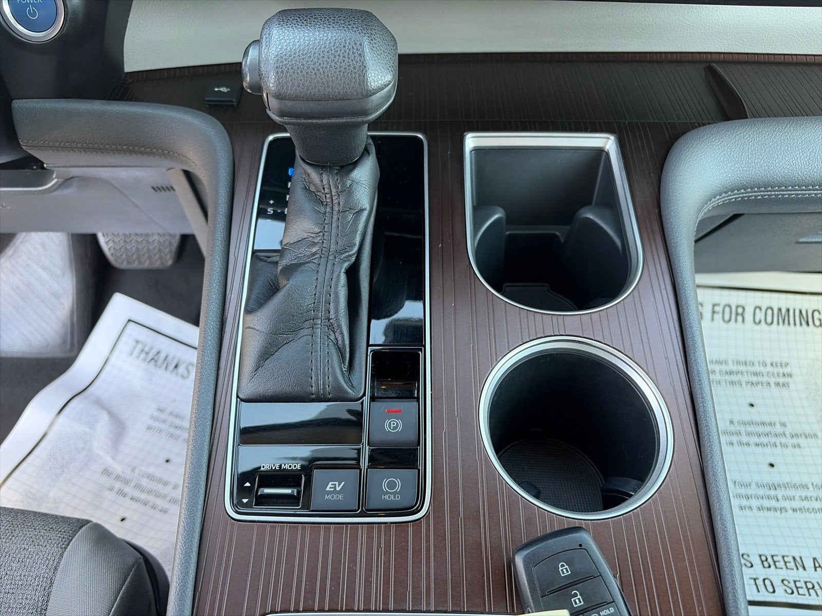 2023 Toyota Sienna LE