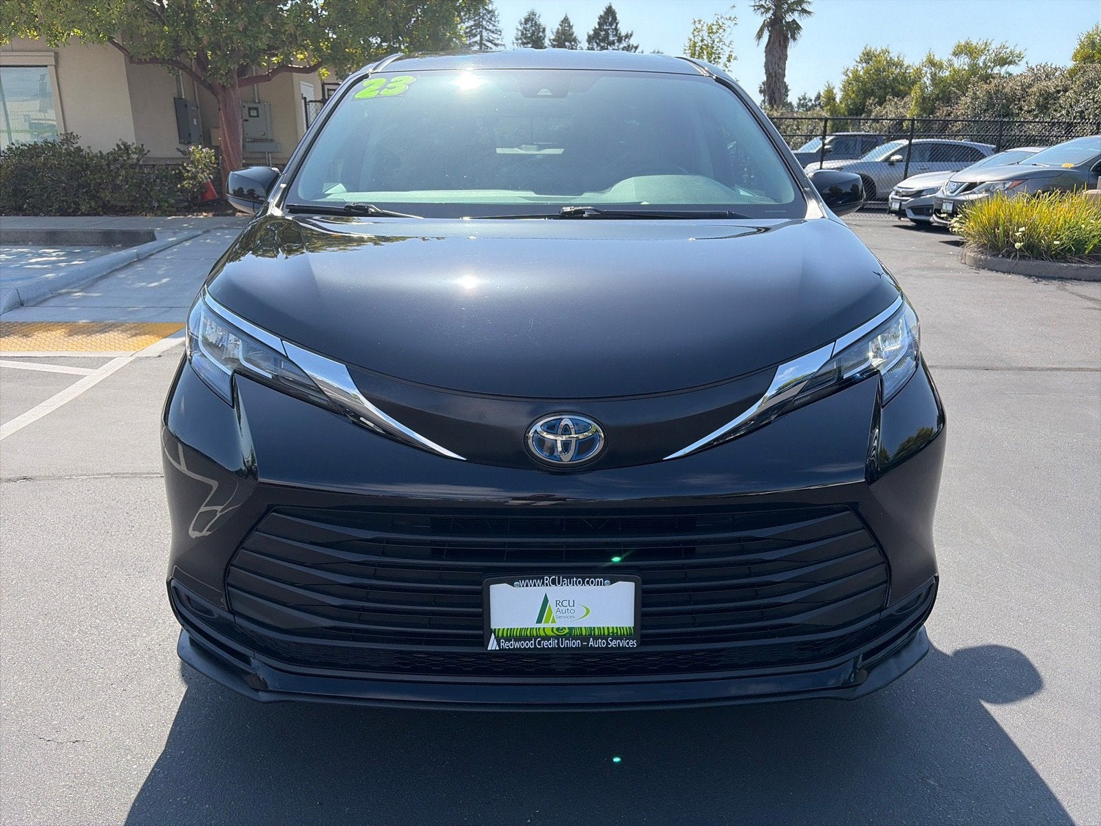 2023 Toyota Sienna LE