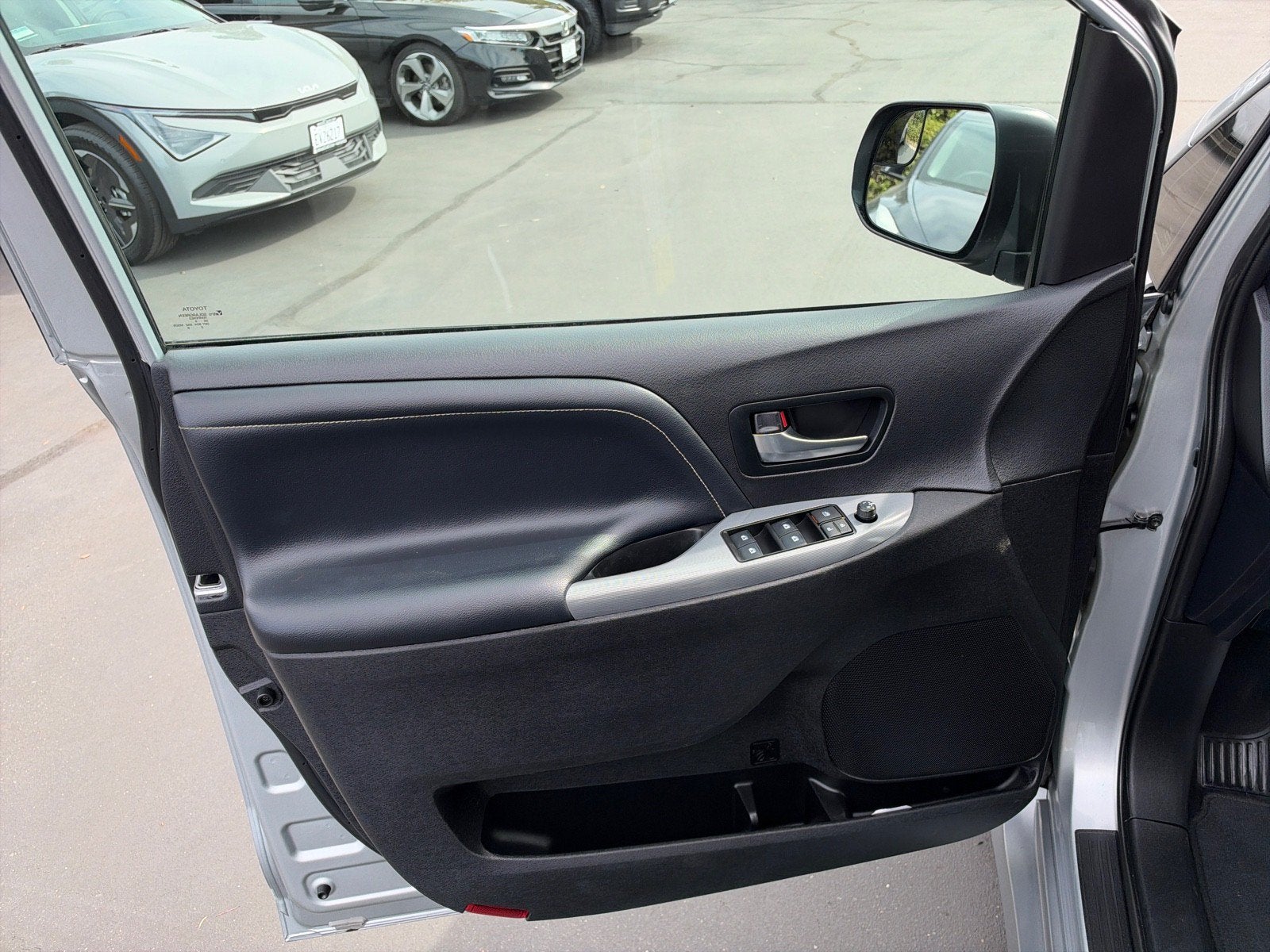 2020 Toyota Sienna SE