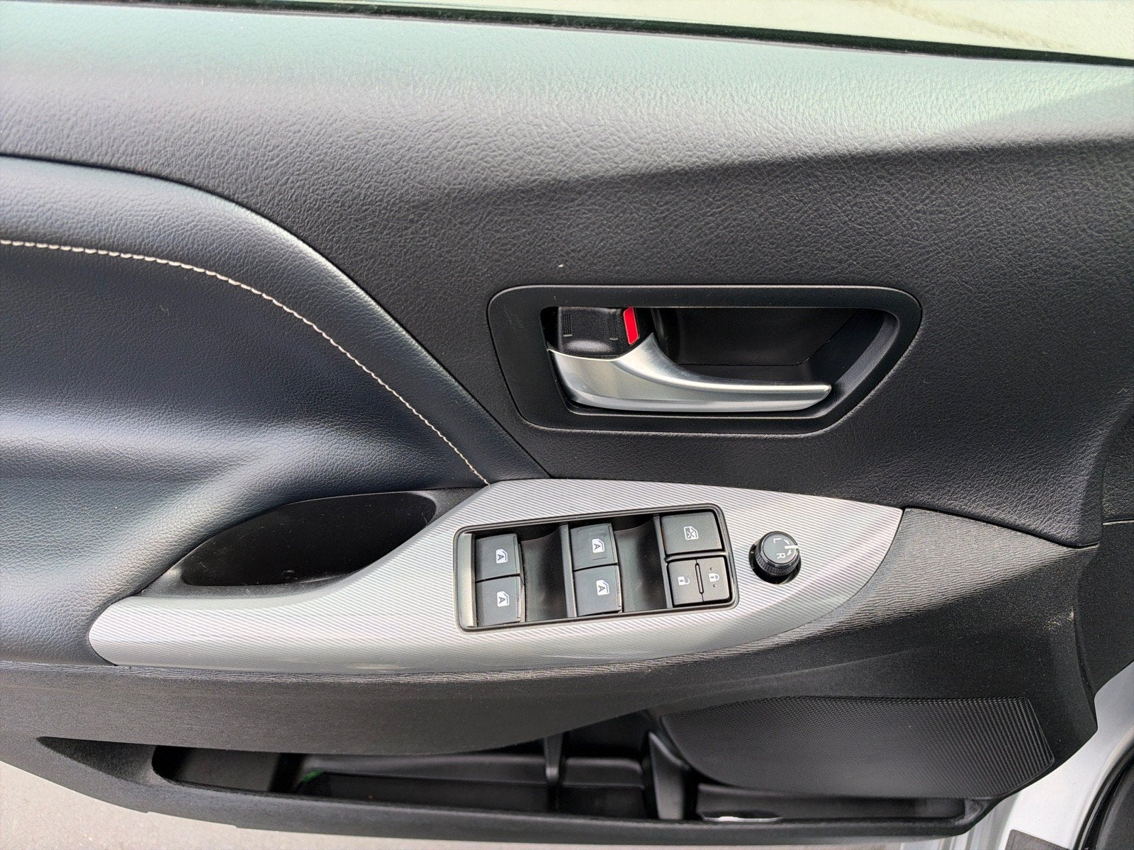 2020 Toyota Sienna SE