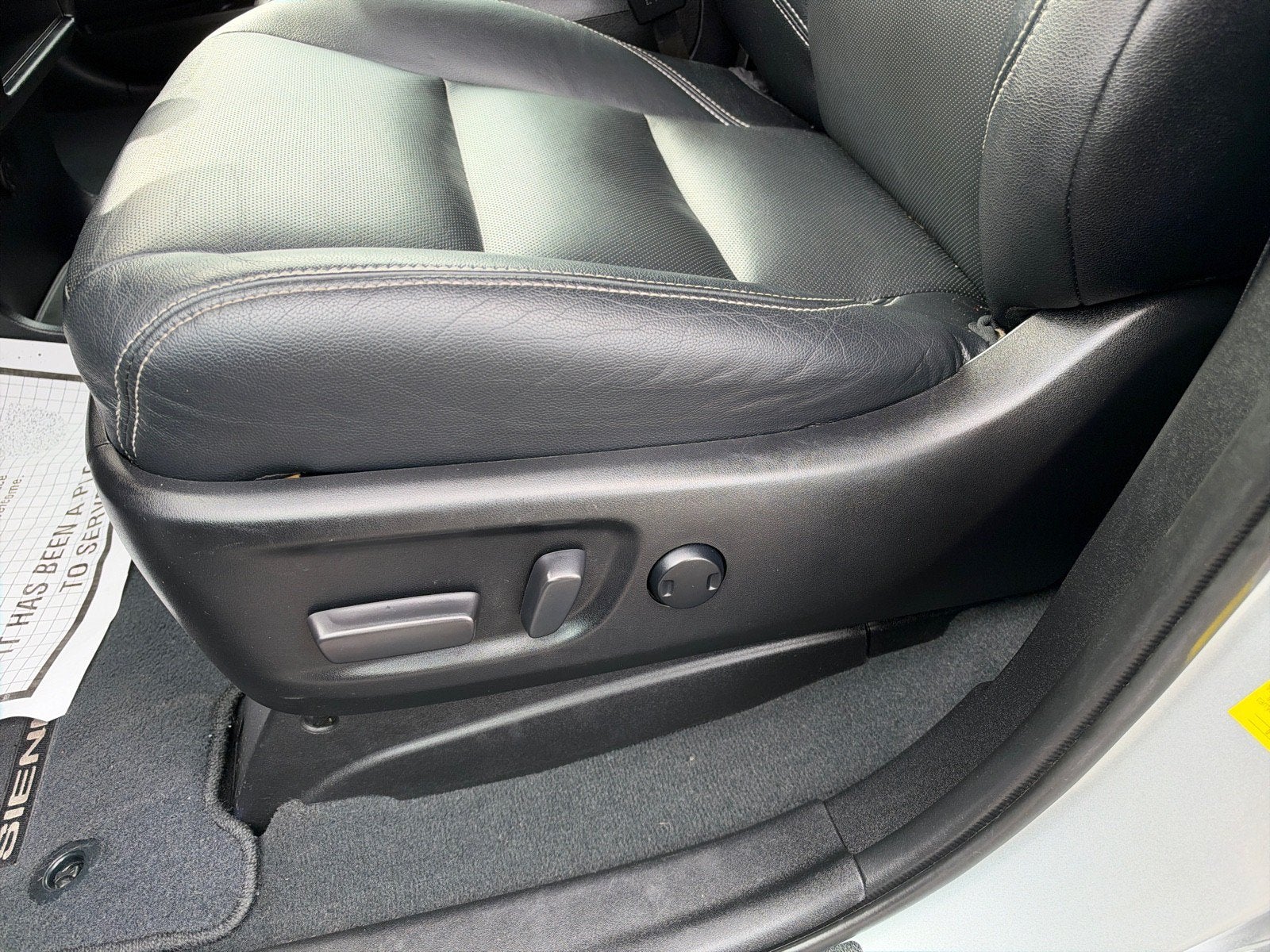 2020 Toyota Sienna SE