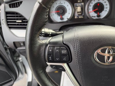 2020 Toyota Sienna SE