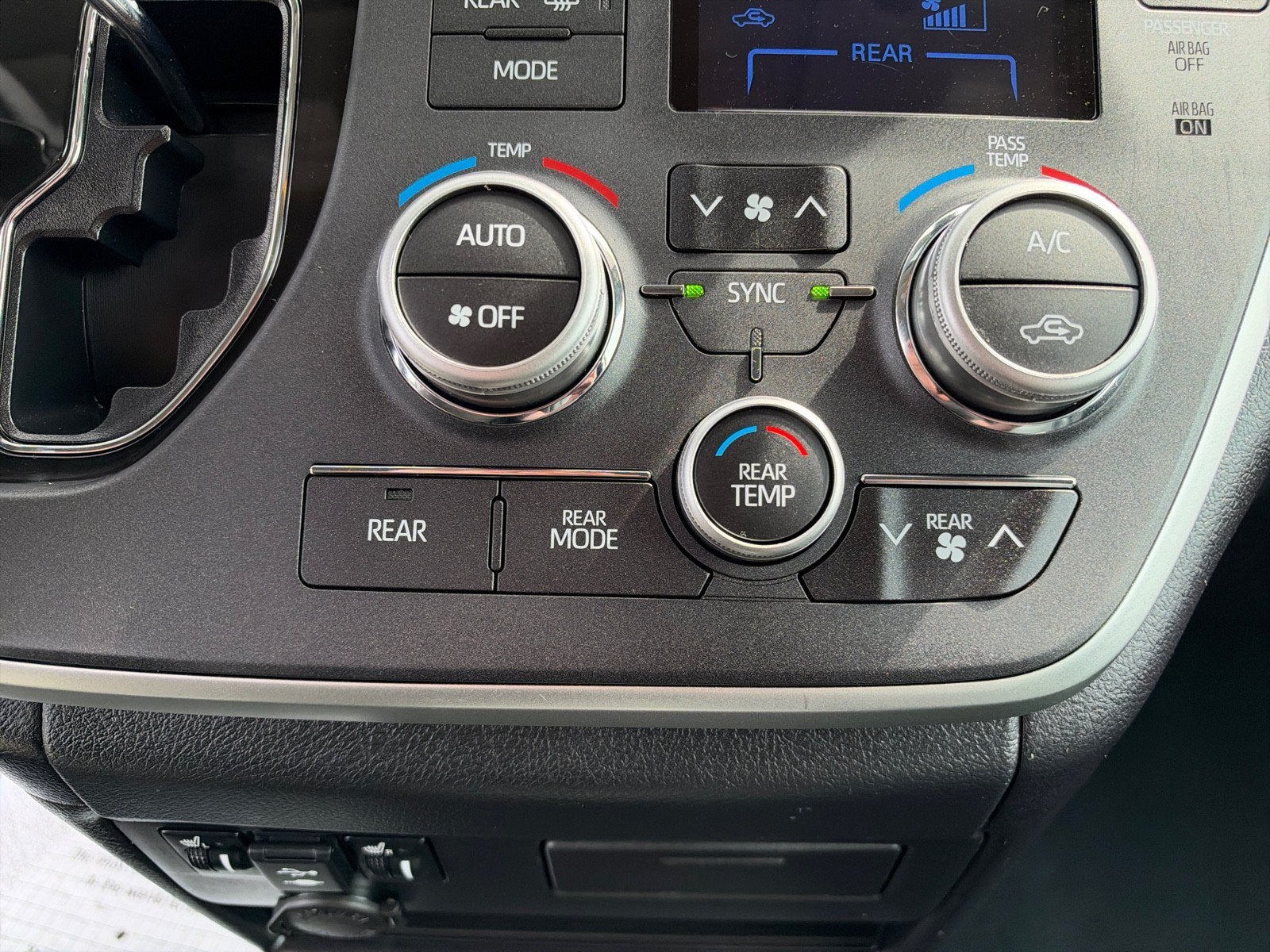 2020 Toyota Sienna SE