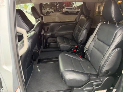 2020 Toyota Sienna SE