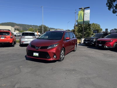 2019 Toyota Sienna SE