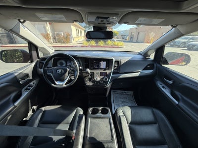 2019 Toyota Sienna SE